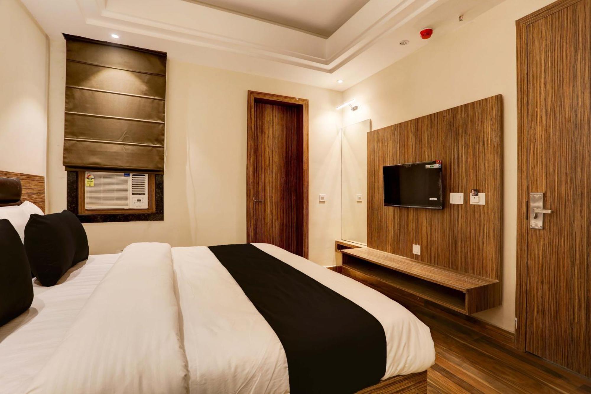 Collection O Stargaze Hotel Kānpur Exterior photo