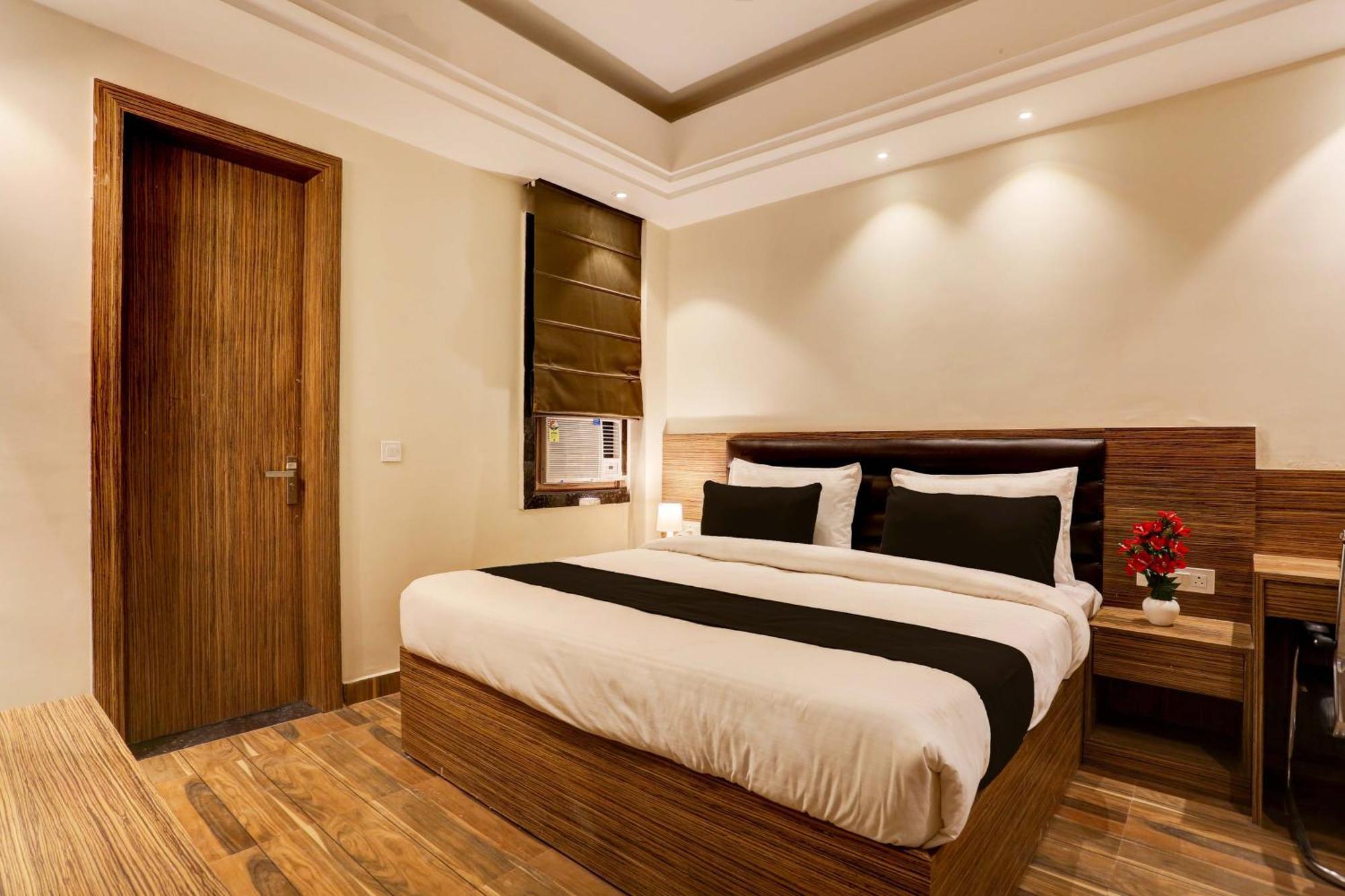 Collection O Stargaze Hotel Kānpur Exterior photo